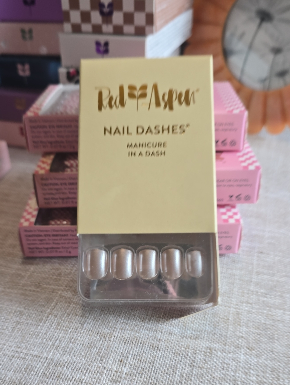Red Aspen Nail Dashes Champagne Press-On Nails *Ripped Box* But Brand New